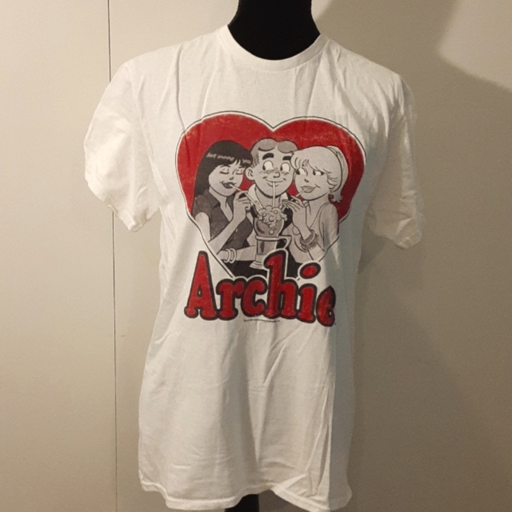 Size M Archie tee